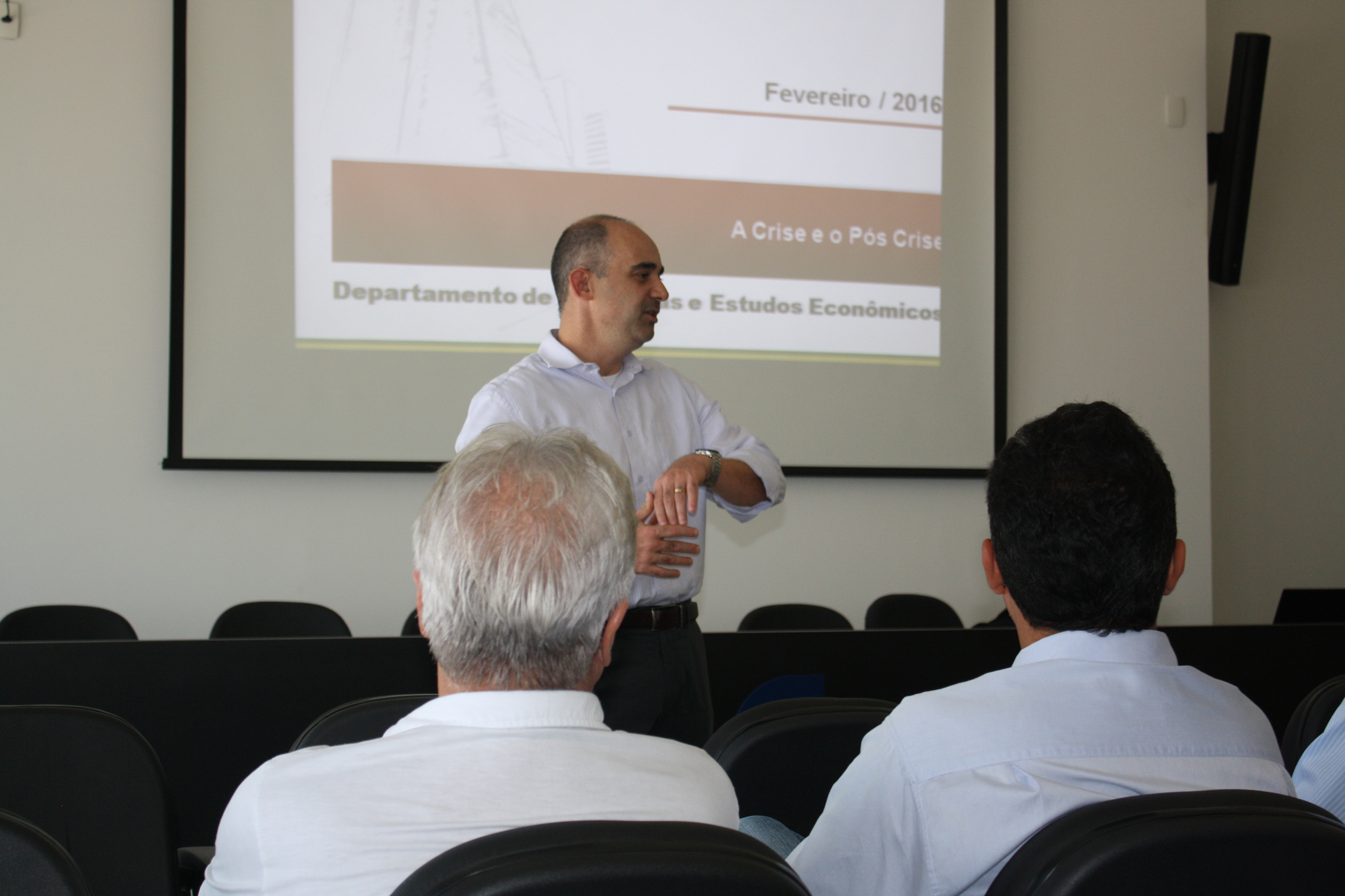 Guilherme Moreira, do Departamento de Pesquisas e Estudos Econômicos da Fisep (Foto: Sindifranca)